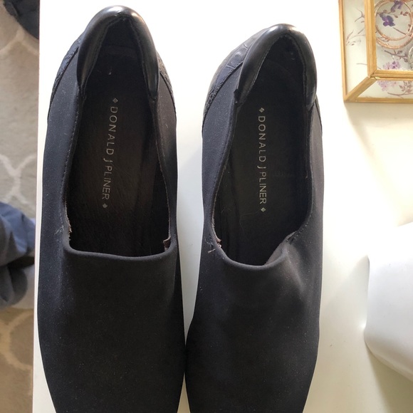 Donald J Pliner nylon/leather embossed wedges - Picture 5 of 6